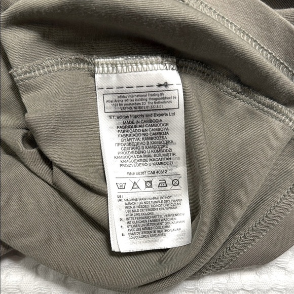 Adidas Juventus Tan T-Shirt - Picture 5 of 9